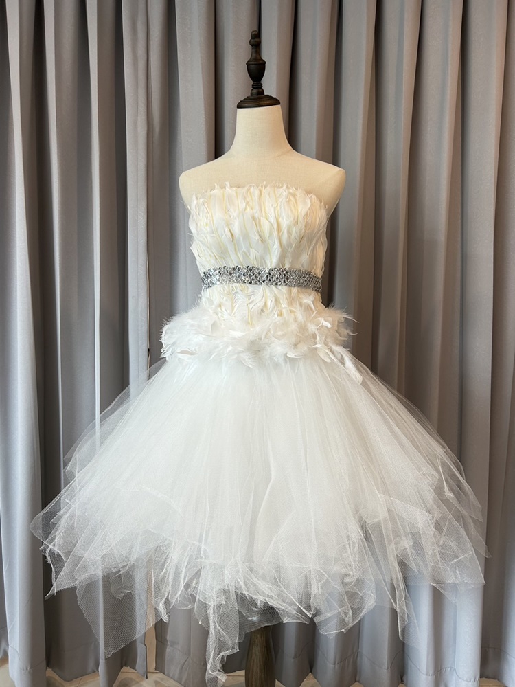 พร้อมเช่า ชุดแฟนซี ชุดราตรีสั้นเกาะอก สีขาว