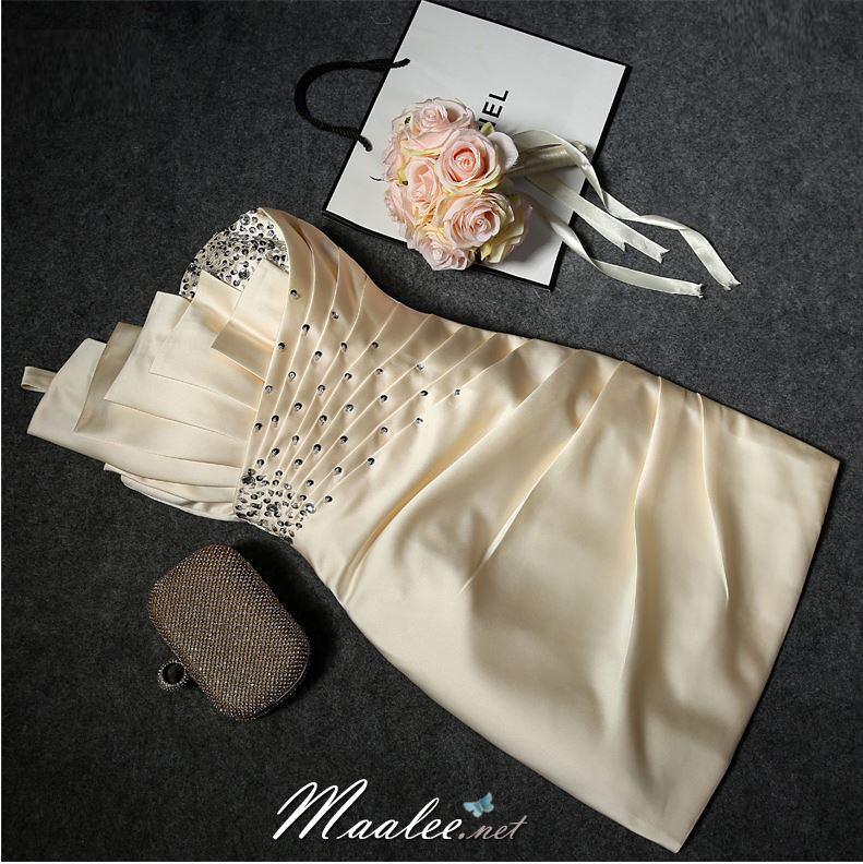 พร้อมเช่า ชุดราตรีสั้น เกาะอก ไหล่เดียว สีครีม Champagne ผ้าซาตินเข้ารูป ปักเลื่อมสวยหรู