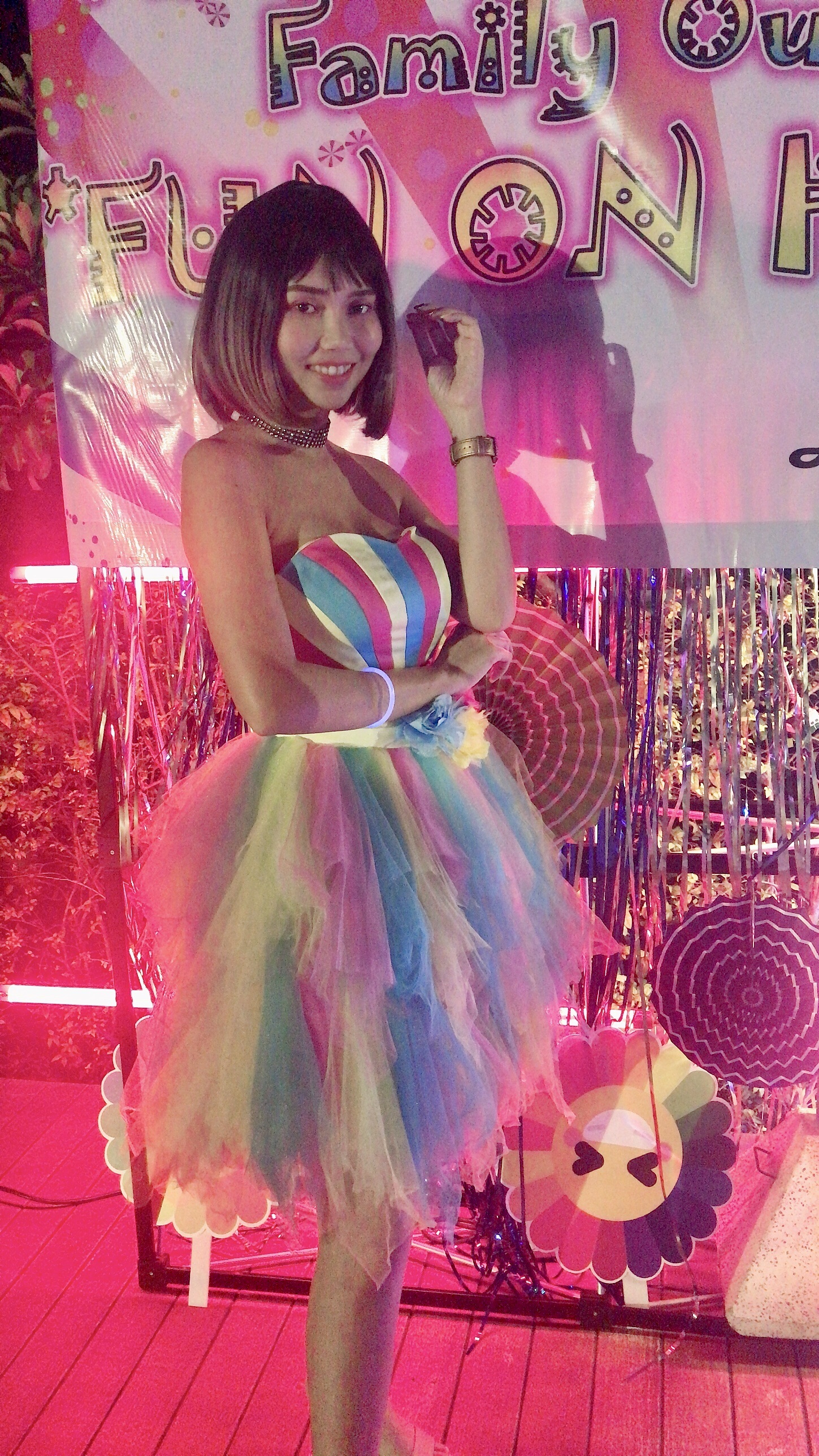 พร้อมเช่า ชุดแฟนซี เกาะอก ชุดราตรีสั้น สายรุ้ง Rainbow น่ารักมากมาย กระโปรงสีสวย