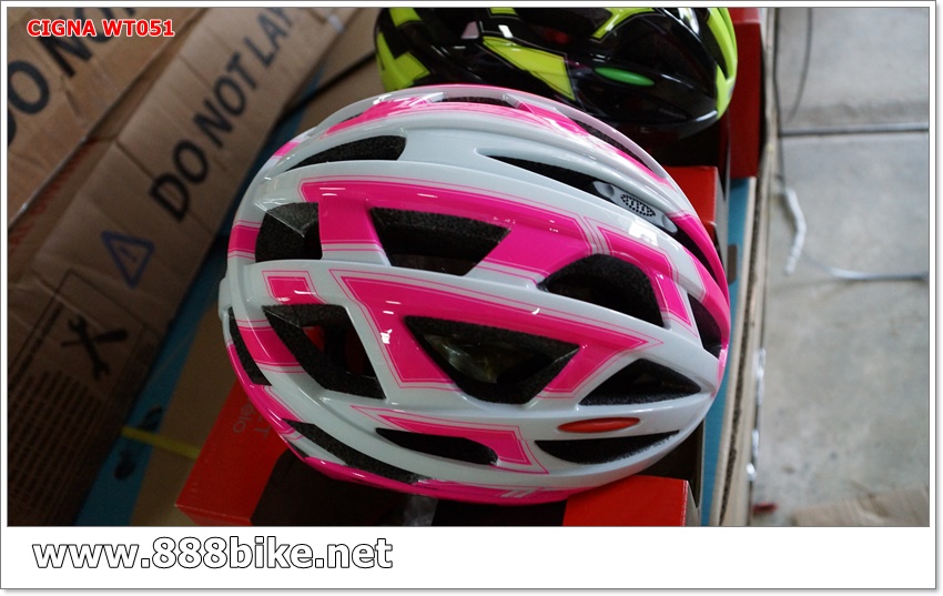 หมวกจักรยานมีแว่น CIGNA รุ่น WT051 งานอบ Inmold (มี1เลนส์) มีสีชมพู