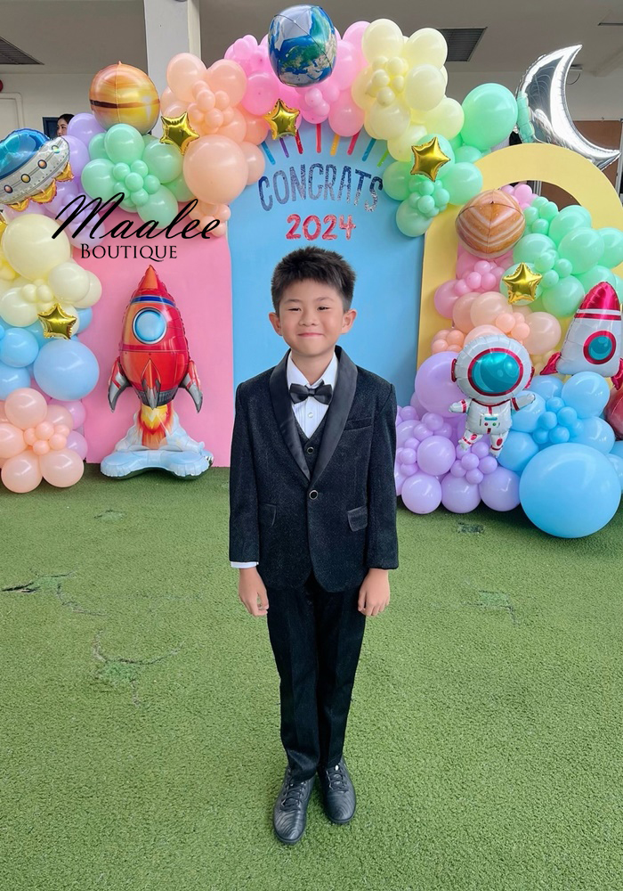 พร้อมเช่า ชุดสูทเด็กชาย สีดำ เนื้อกากเพชร แบบหรูหรา **พร้อมเช่า 120,130,140,150,160,170**