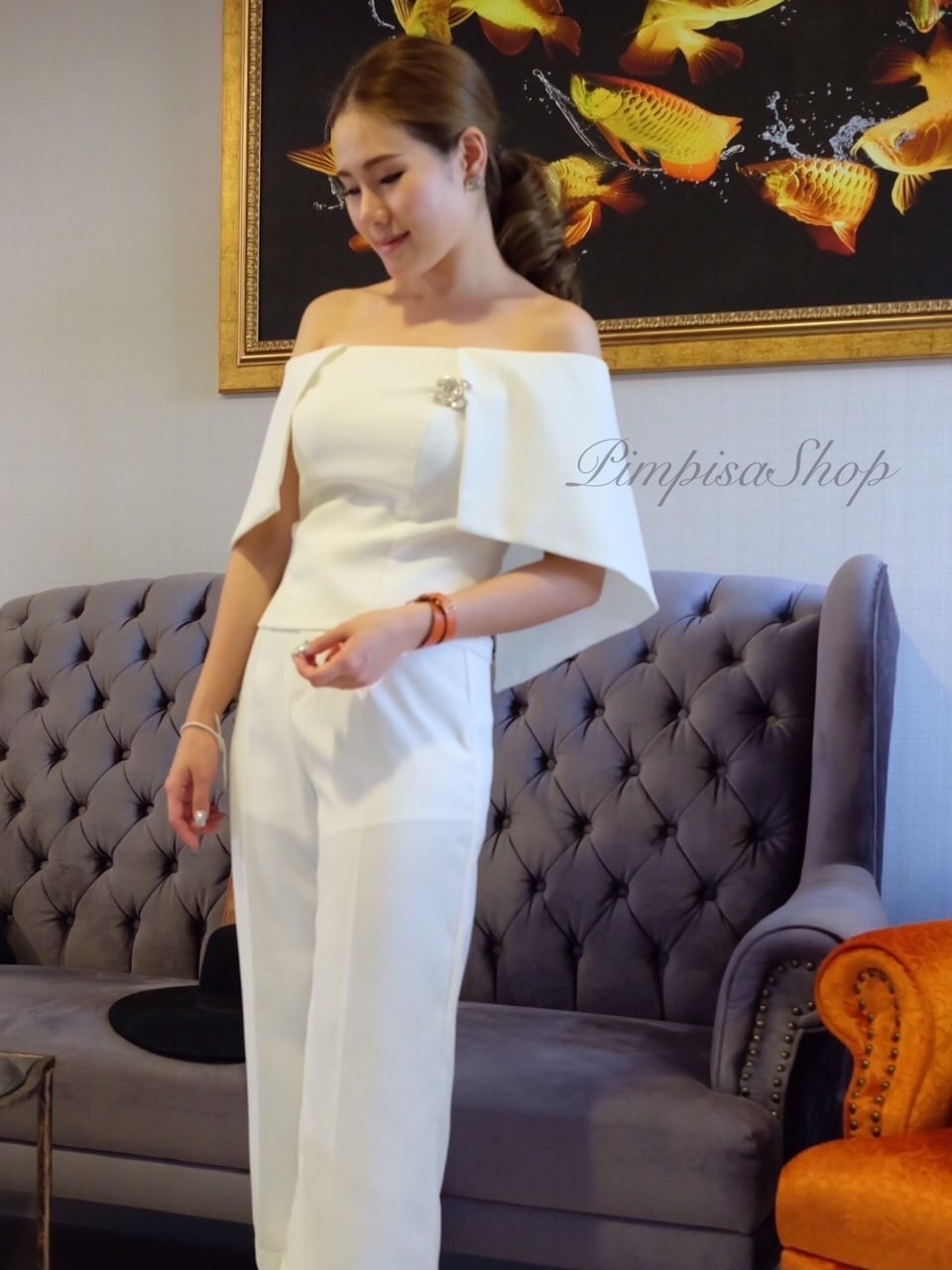พร้อมส่ง ชุดออกงาน แบบเรียบหรู ปาดไหล่ สีขาว ใส่ได้ทั้งงานเช้า งานเย็น