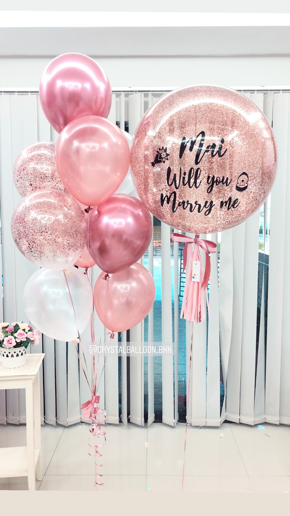 ลูกโป่ง Will You Marry Me? Bubble ขนาด 24" สีโรสโกล พร้อมตกแต่ง ช่อลูกโป่ง 9 ลูก 1 ช่อ,ลูกโป่งใส ใส่กลิตเตอร์ สามารถเปลี่ยนสีลูกโป่ง/เปลี่ยนข้อความ/เปลี่ยนขนาดได้