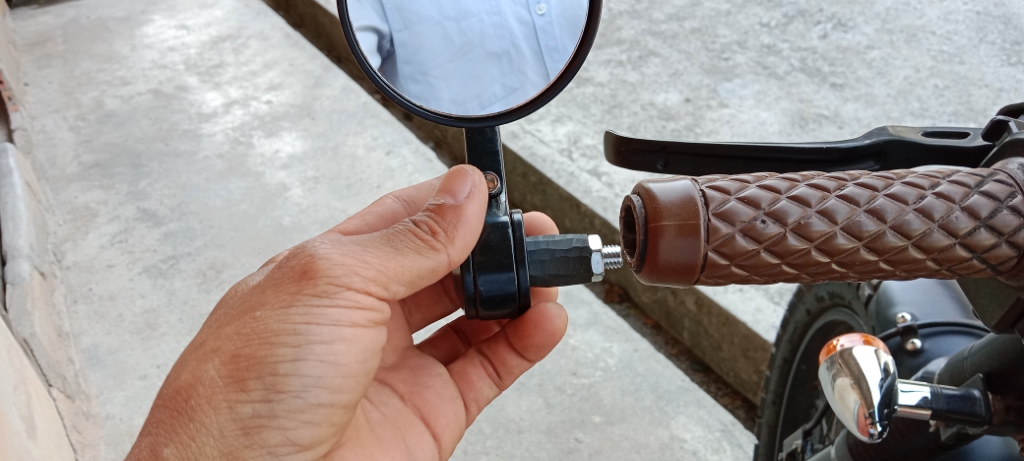 กระจกปลายแฮนด์ ทรงกลมมิเนียมทั้งชิ้น (ใส่ได้ทุกรุ่น) กระจกสีใสไม่หลอกตา+น็อต