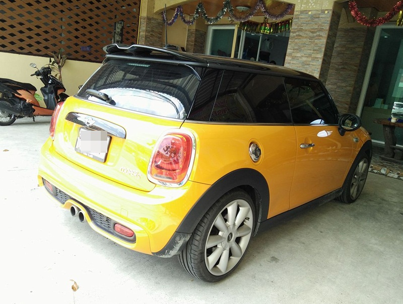 พรมปูพื้นในรถยนต์ Mini Cooper F56 ไวนิลสีดำขอบดำ