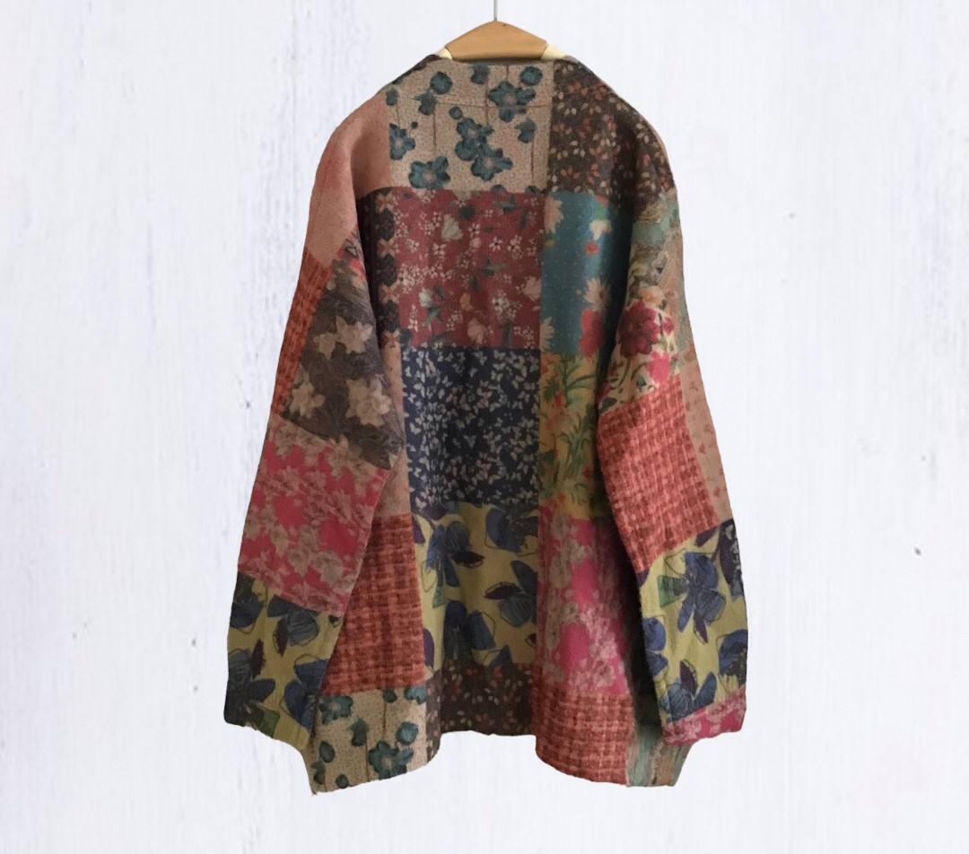 เสื้อคลุมไหมพรมนุ่มลาย patchwork แต่งกระเป๋า