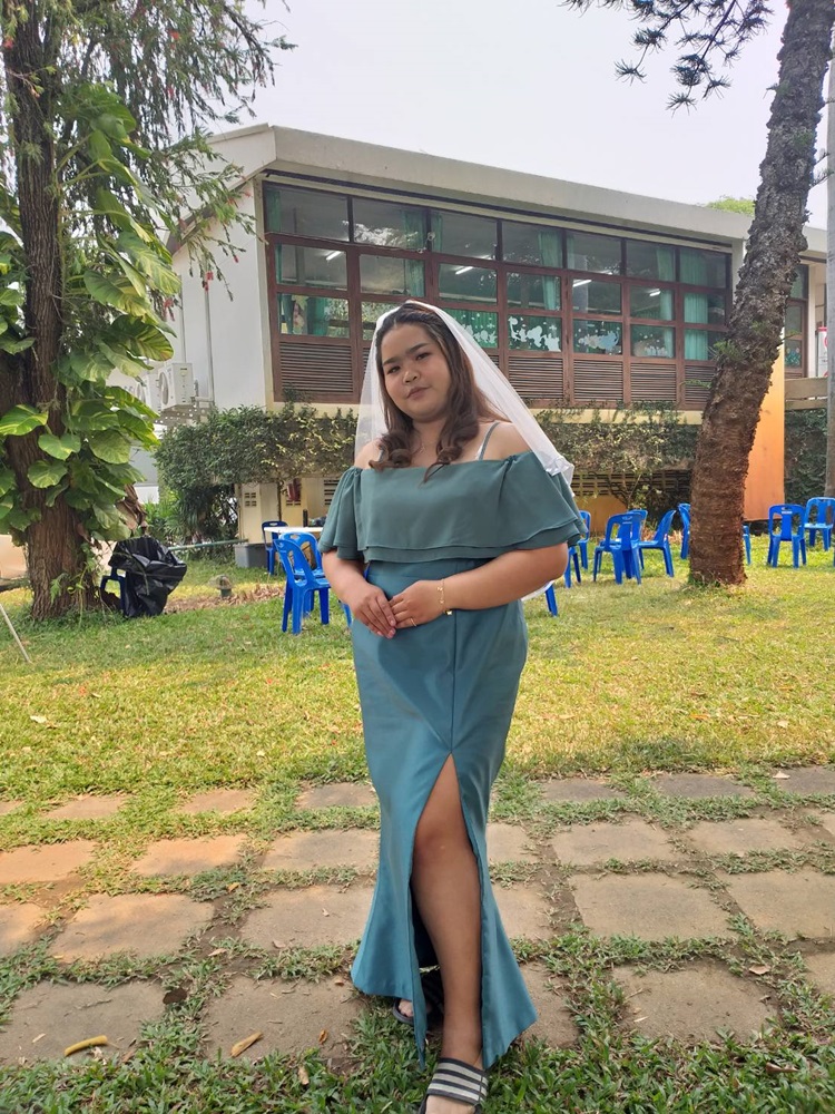 พร้อมเช่า ชุดราตรียาว สำหรับสาวอวบ สายเดี่ยวปาดไหล่ สีเขียว