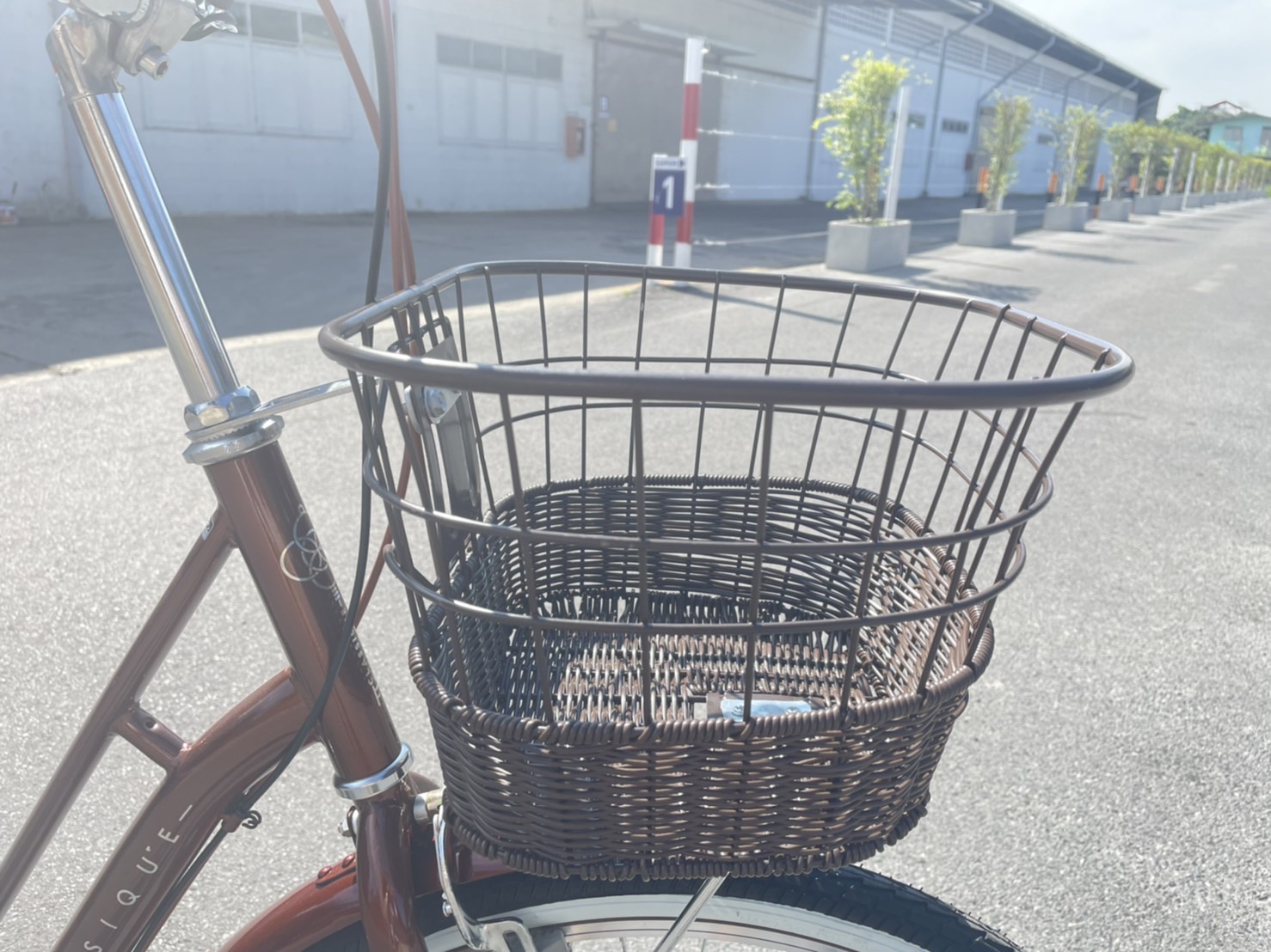 จักรยานแม่บ้าน Classique CITY BIKE พร้อมตะกร้า มีเกียร์ 7 สปีดชิมาโน่ ล้อ26นิ้ว