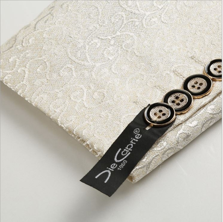 Pre-order เสื้อสูทชาย ทอลายสีขาวครีม ** เฉพาะเสื้อ**