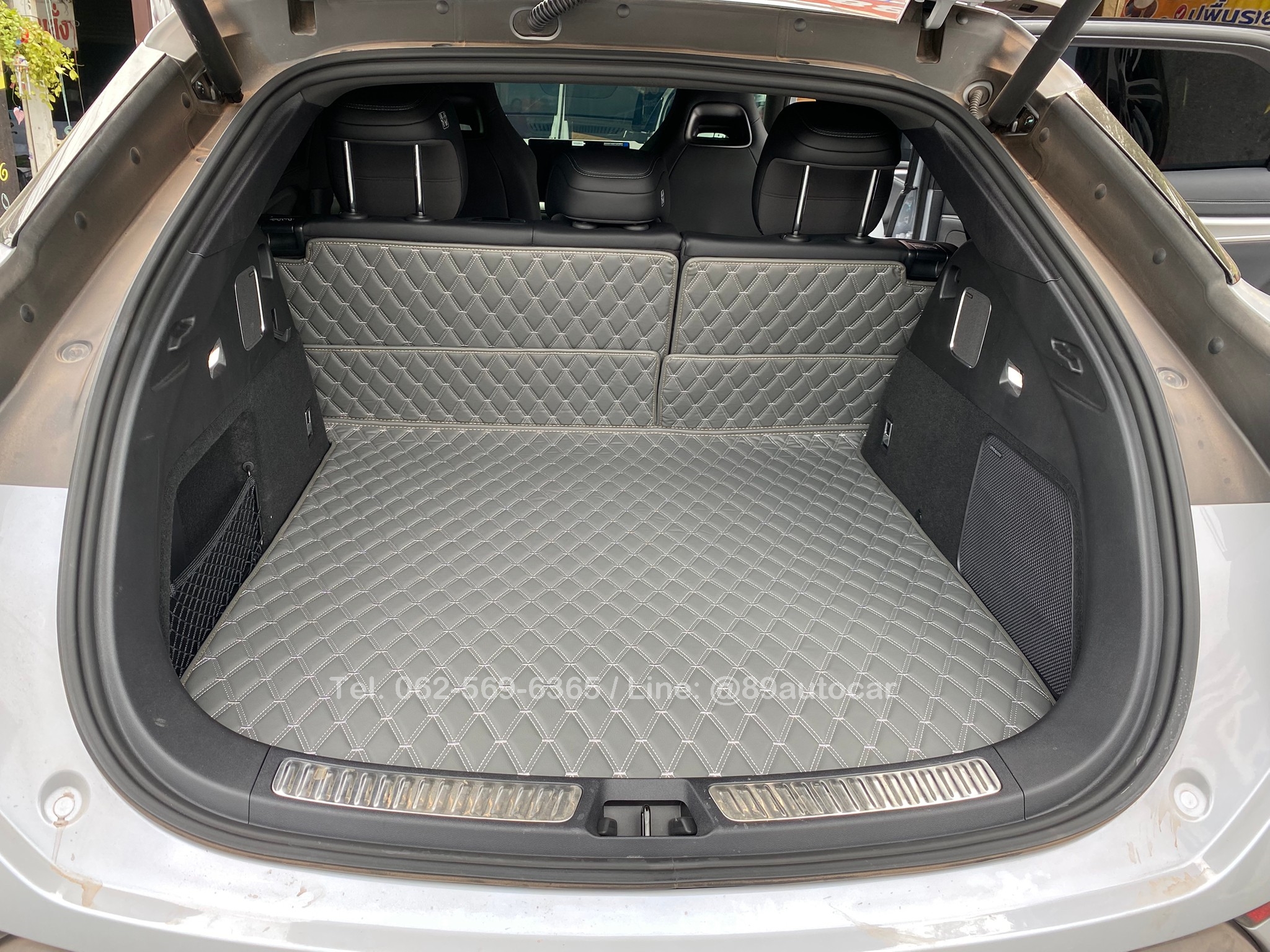 พรมปูพื้นรถยนต์ BYD Sealion 7 (บีวายดี ซีไลอ้อนเจ็ด) ปูพรมVVIP สีเทาด้ายเทา 6 ชิ้น