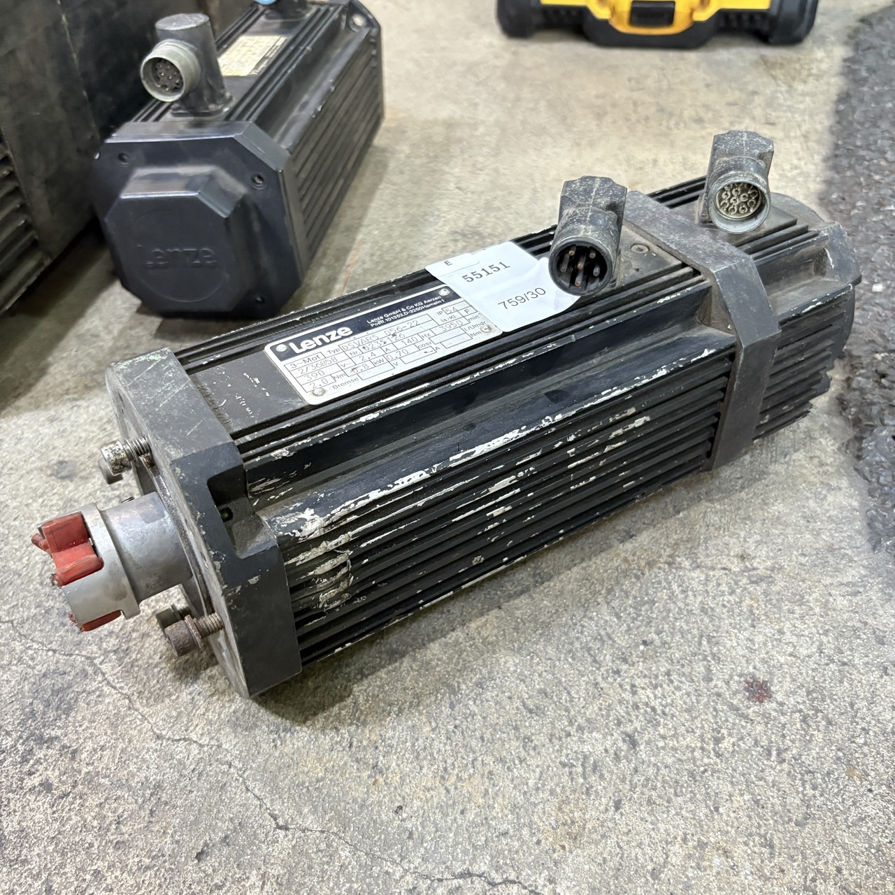 DSVARS 056-22 SERVO MOTOR " LENZE "