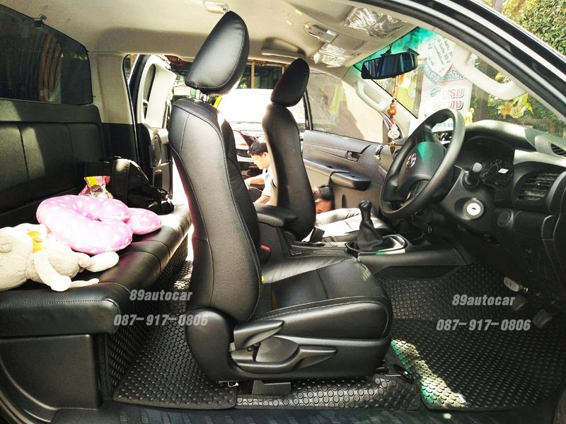 พรมกระดุมปูพื้นรถยนต์เข้ารูป Toyota Revo Cab กระดุมสีดำขอบดำ