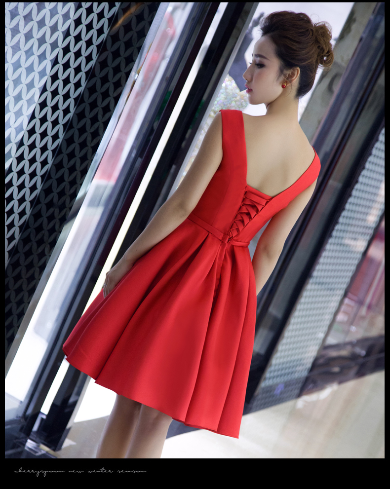พร้อมเช่า ชุดราตรีสั้น แบบแขนกุด ผ้าซาตินเรียบหรู กระโปรงทรงA แต่งโบว์2ชั้น ช่วงเอว สีแดง (เชือกผูกหลัง)