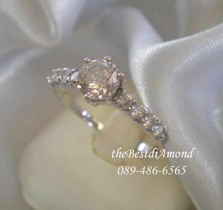 BR402RD+++แหวนชูผสมแหวนแถว+++สุดยอดความสวยค เรียบๆ แต่หรูหรา อยุ่ได้นานไม่มีout เหมือนจริงสุดๆๆเพชรแวววาวมาก ใส่แล้วขับให้นิ้วเรียวสุด ไม่ควรพลาดนะคะ