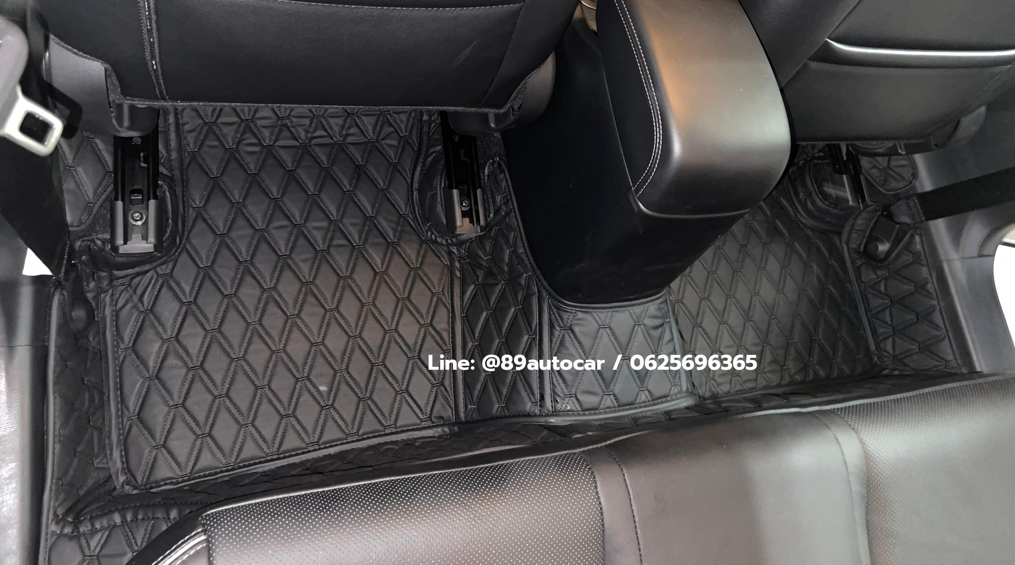 พรมปูพื้นรถยนต์ Mazda CX-3 2024 (มาสด้า ซีเอ็กซ์สาม) ปูพรมVVIP สีดำด้ายดำ เต็มคัน