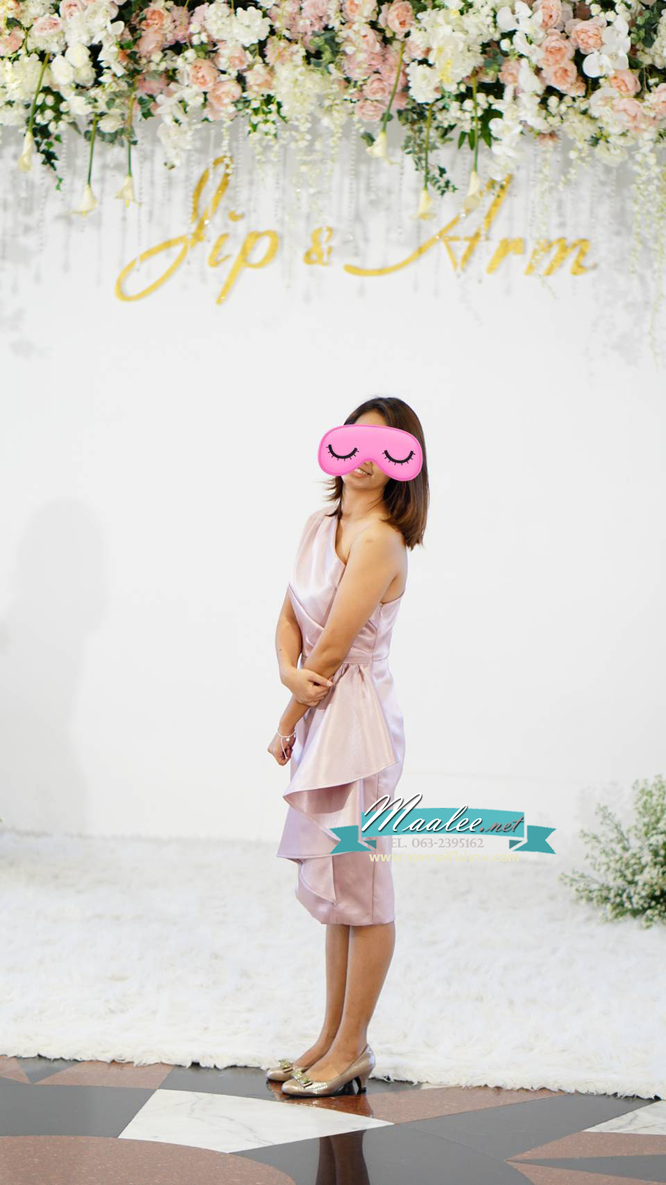 พร้อมเช่า ชุดเดรสสั้น เดรสไหล่เดียว ผ้าดัชเชส แพทเทิร์นเนียบ แต่งระบายสะโพก สีชมพูอมม่วง