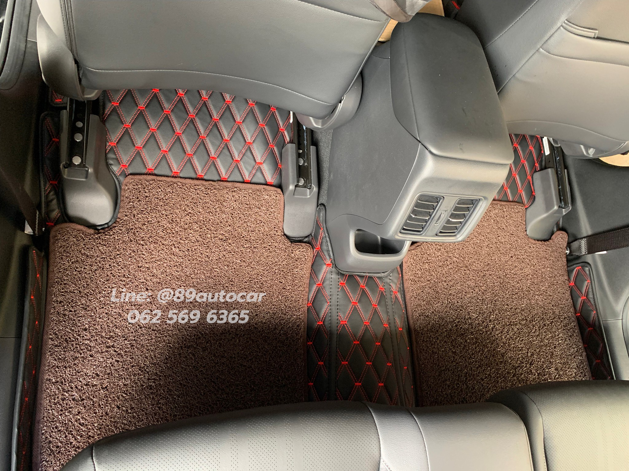 Honda HR-V (ฮอนด้า เอชอาร์วี) 2023 ปูพรมVVIP สีดำด้ายแดง เสริมไวนิลดักฝุ่นสีน้ำตาล เต็มคัน