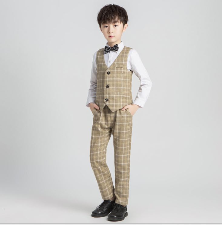 พร้อมเช่า ชุดสูทเด็กชาย สีกากีลายตาราง ** พร้อมเช่าไซส์ 100 , 110 , 120,130,140,150 **