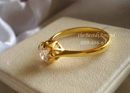 แหวนเพชรเม็ดเดี่ยวจริงๆ ค่ะ ขนาดประมาณ 1 กะรัต (6 มม) เป็นแบบที่ classic ทุกยุคทุกสมัย ชุบทองแท้ 24 K หนา 5ไมครอน BR917