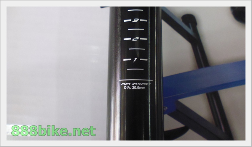 LABICI หลักอาน LA BICI LB-37 ดำขาว แดง ขนาด 27.2,30.9ม31.6