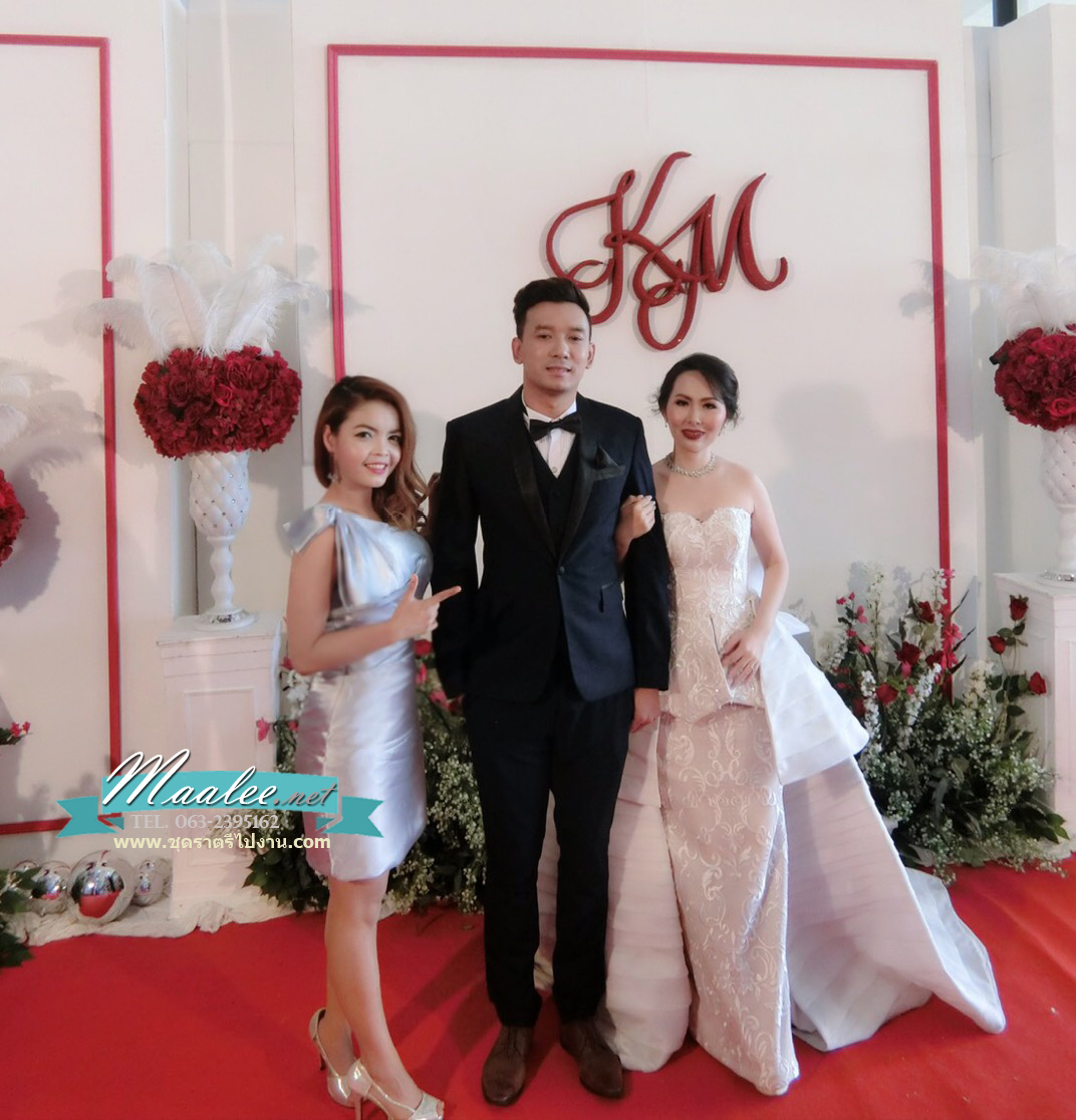 พร้อมเช่า ชุดราตรี สีเทา บ่าเฉียง ทรงเข้ารูป แต่งโบว์ที่ไหล่ (ซิปหลัง)