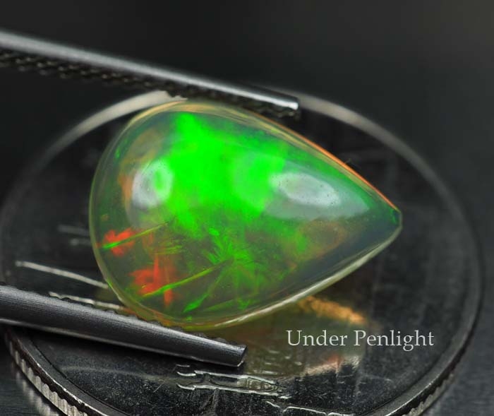 โอปอหลากสี (Multi Opal) 1.65 กะรัตทรงหยดน้ำ (0863)