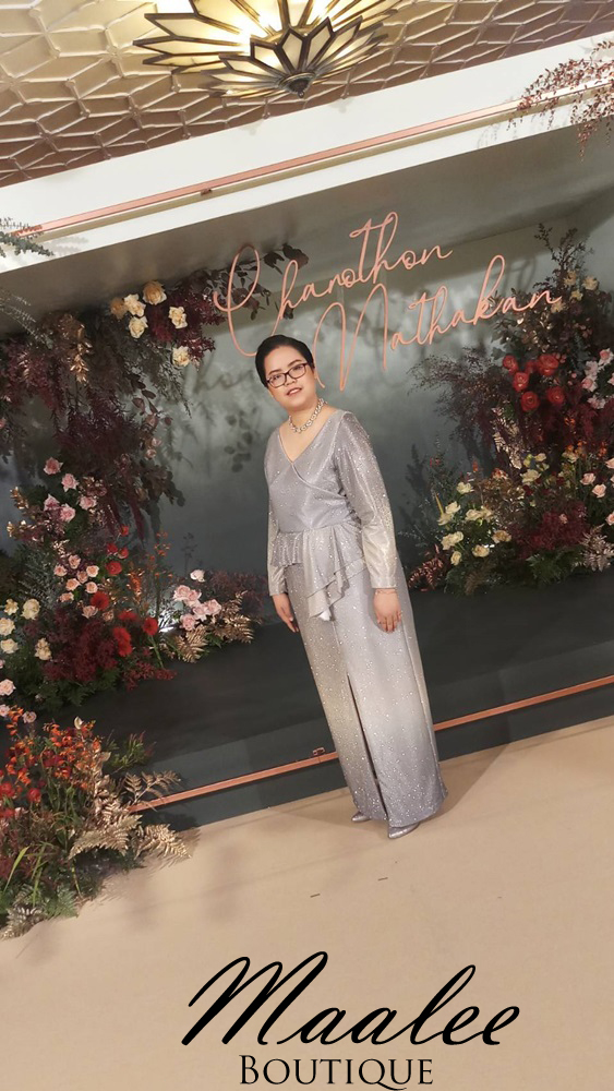 พร้อมเช่า ชุดราตรียาว แขนยาว ผ้า Glitter ไล่โทนสี เทาเงิน plus size