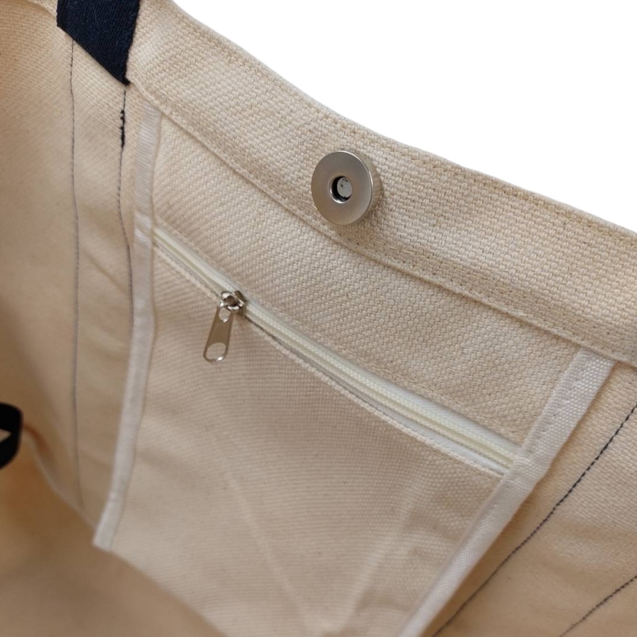 กระเป๋าแคนวาส พร้อมสายสะพาย ทรง Tote bag