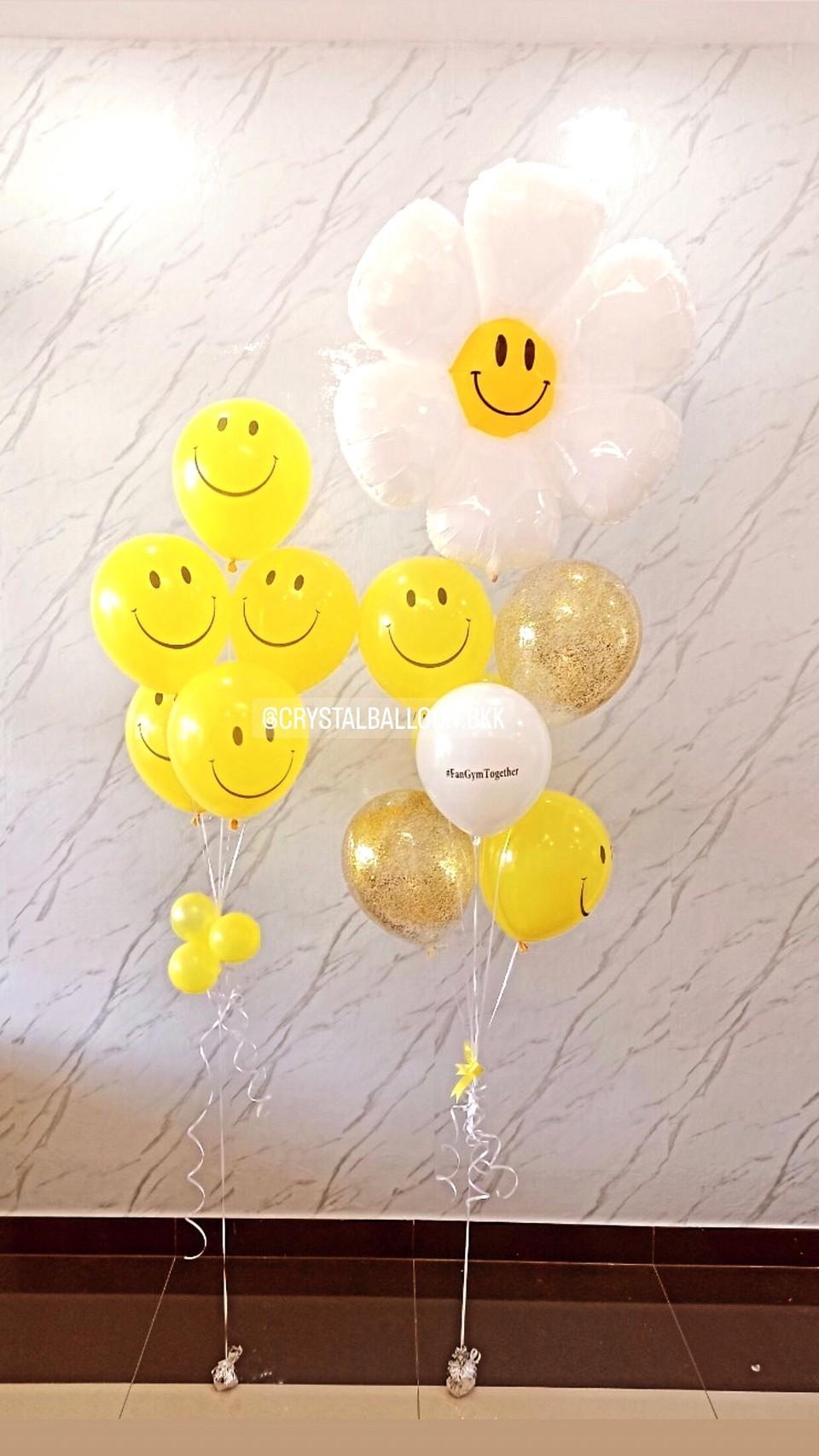ลูกโป่ง แสดงความยินดี ช่อลูกโป่ง ฟอยล์ดอกเดซี่ 1 ช่อ พร้อม ช่อลูกโป่ง หน้ายิ้มเหลือง ช่อ 5 ลูก 1 ช่อ,ลูกโป่งใส ใส่กลิตเตอร์ พร้อมตกเเต่ง สามารถเปลี่ยนสีลูกโป่ง/เปลี่ยนข้อความ/เปลี่ยนฟอยล์ตกแต่งได้