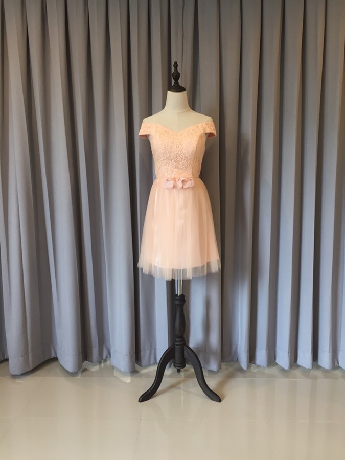 พร้อมส่ง ชุดราตรีสั้น ชุดเพื่อนเจ้าสาว PE-619 สีโอโรส แบบ C ไหล่ปาด ช่วงอกแต่งลูกไม้ เอวแต่งกลีบดอกไม้สวย (เชือกผูกหลัง)