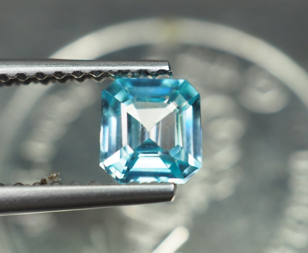 เพทายกัมพูชา 0.65 กะรัตสีฟ้า (0934)