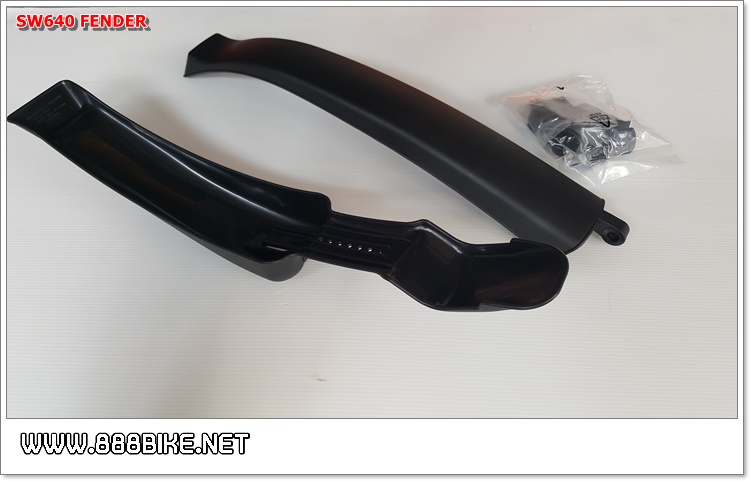 บังโคลนพลาสติกสีดำ รุ่นกว้าง MTB SW640