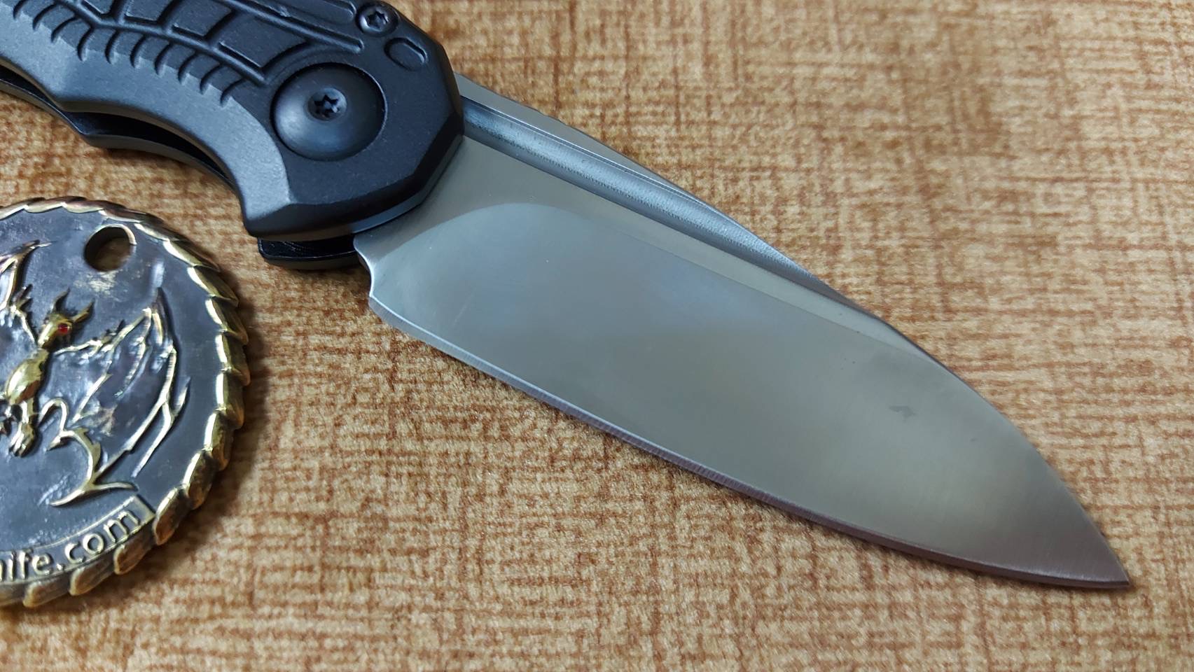 Brous Blade Bionic AUTO Folder Black Handle