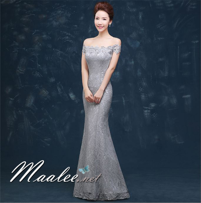 พร้อมเช่า ชุดราตรียาว แบบปาดไหล่ เข้ารูป ทรงหางปลา สีเทา ผ้าลูกไม้ แต่งเลื่อมสุดหรู (เชือกผูกหลัง)