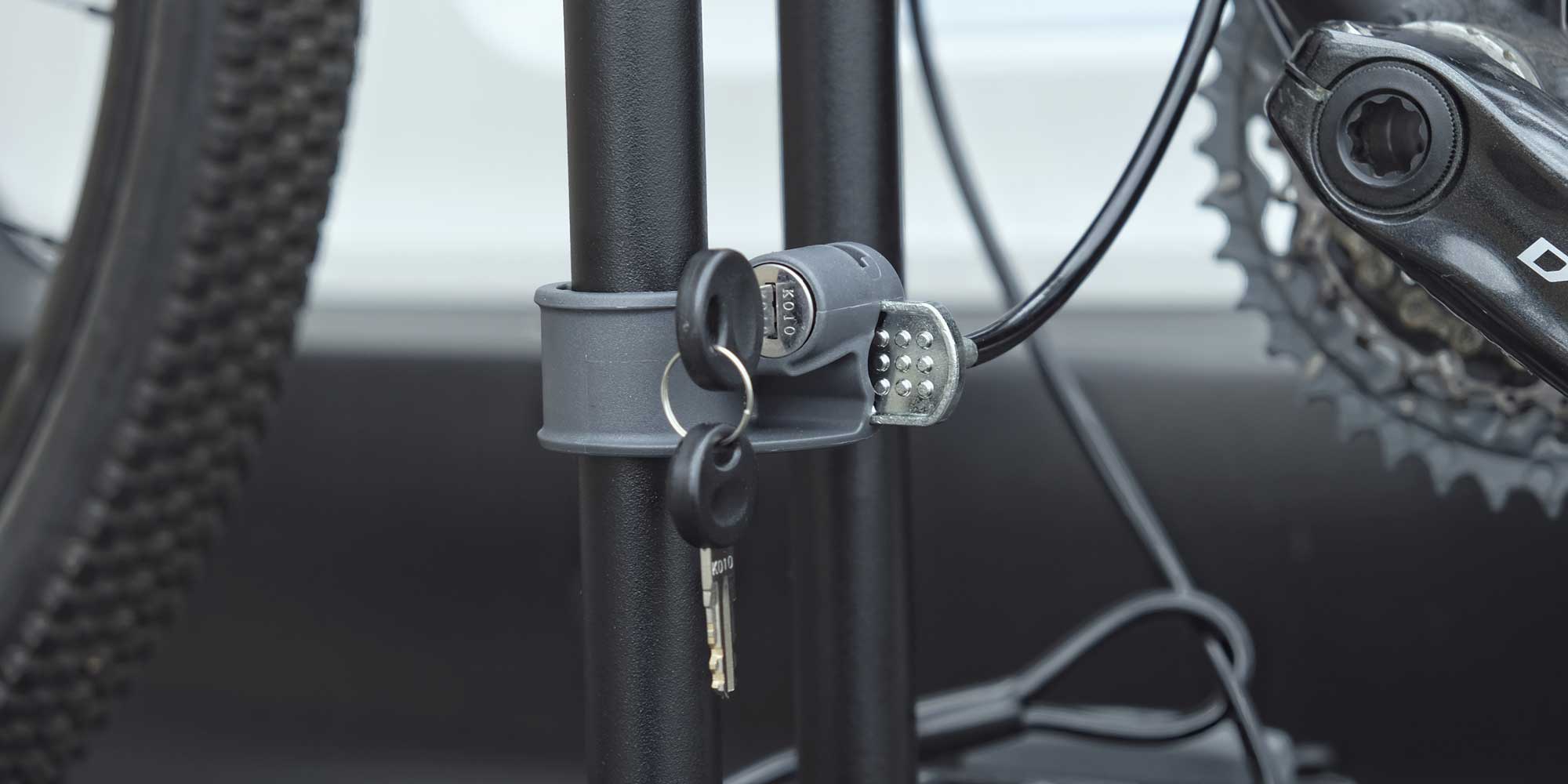 แร็คจักรยาน แร็คท้ายรถ BUZZRACK BUZZRACER 2, 2 BIKES REAR RACK. (ECE APPROVED AND XP)