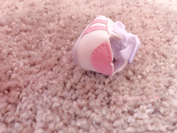 รองเท้าคาดแถบ สำหรับตุ๊กตา 20 cm.