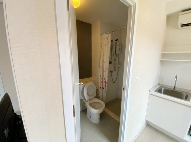 ให้เช่าพลัมคอนโด พาร์ค รังสิต ตึกC ขนาด 23 ตร.ม.เฟอร์ครบ มีเครื่องซักผ้า ใกล้ ม.กรุงเทพ