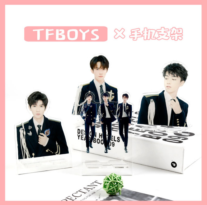 ที่วางโทรศัพท์อะคริลิค TFBOYS