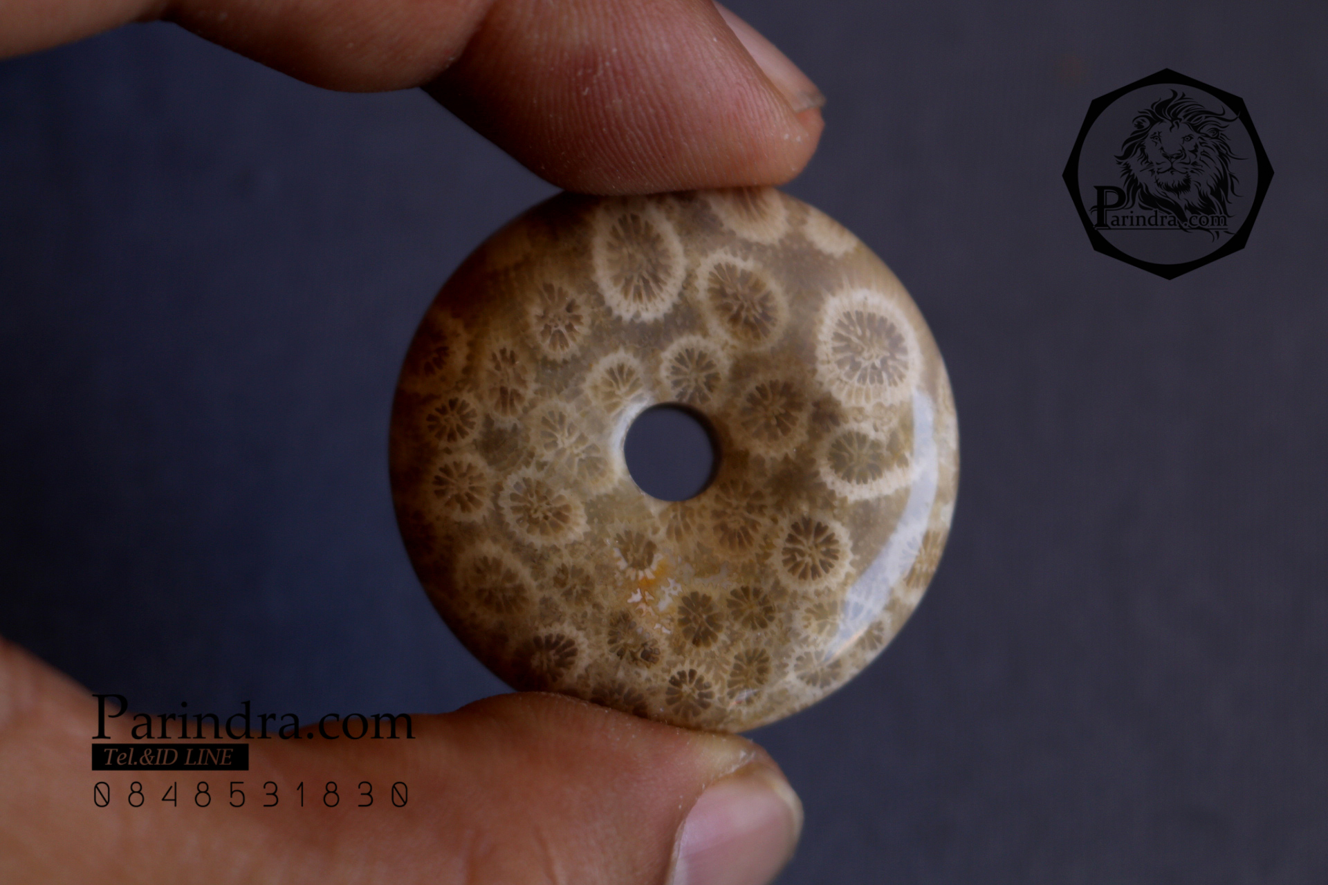 ฟอสซิลหินปะการังขัด Fossil Coral ใหญ่และหนา สำหรับห้อยคอ หรือ พวงกุญแจ คัดสวยพิเศษ #CRF011