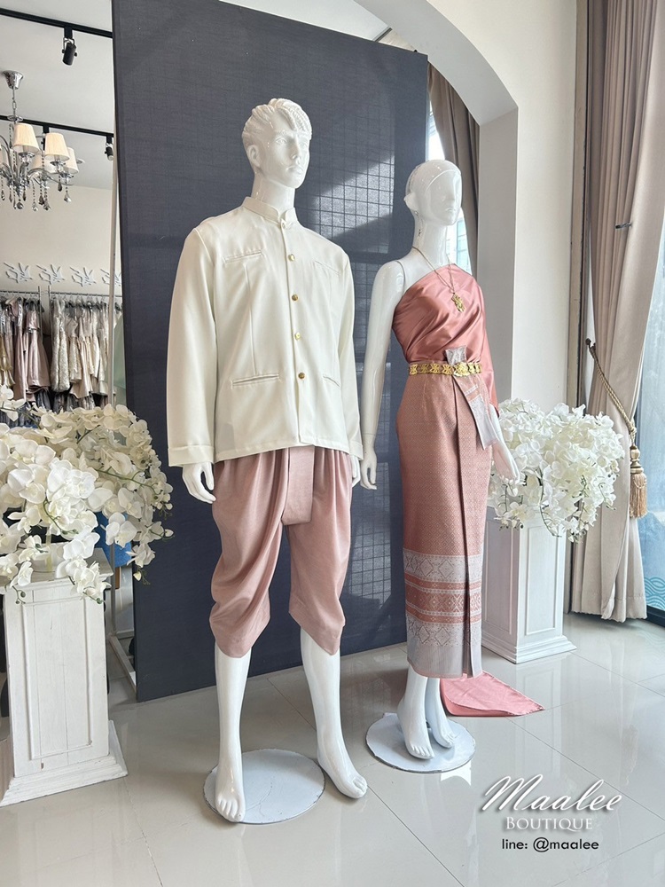 เช่า ชุดไทย ชุดเพื่อนเจ้าสาว ชุดไทยผ้าถุงสีเทาส้มเงิน สไบสีชาไทย