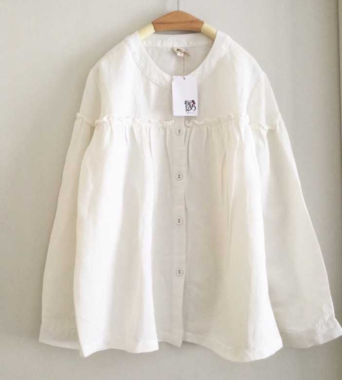 เสื้อผ้าลินินแต่งระบาย