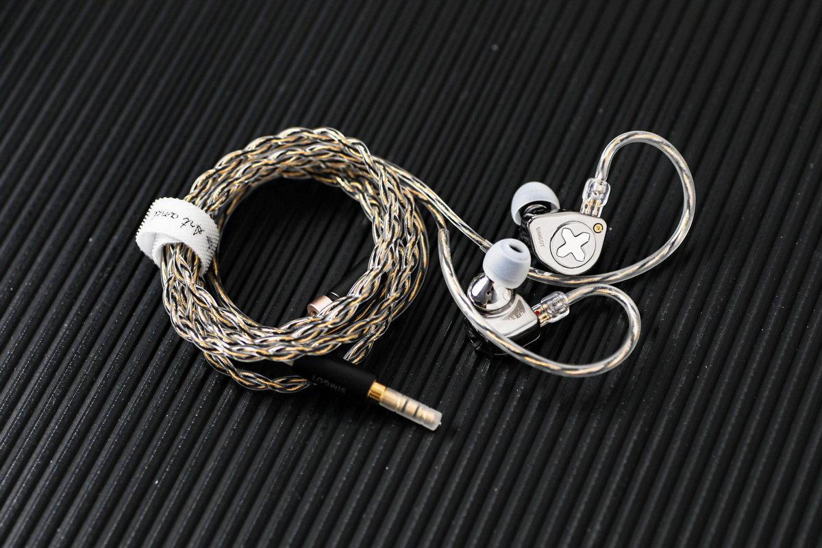 Simgot EW300 หูฟัง IEMs Hybrid 3 ไดร์เวอร์ 1DD+1Planar+1PZT เปลี่ยนท่อนำเสียงได้ ประกันศูนย์ไทย