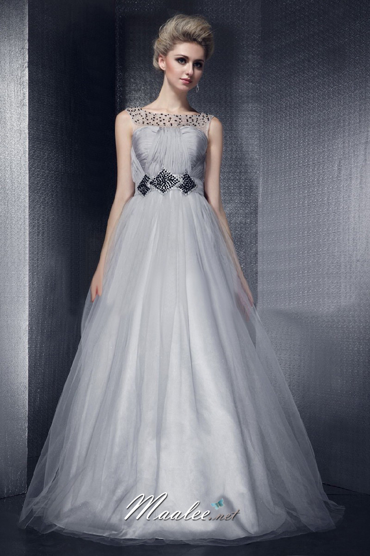 พร้อมเช่า ชุดราตรียาว สีเทาอ่อน อกจับจีบผ้าชีฟอง สไตล์กรีก ช่วงคอแแต่งลูกปัดผ้าตาข่าย&กระโปรง เอวแต่งลูกปัดพร้อมเลื่อม