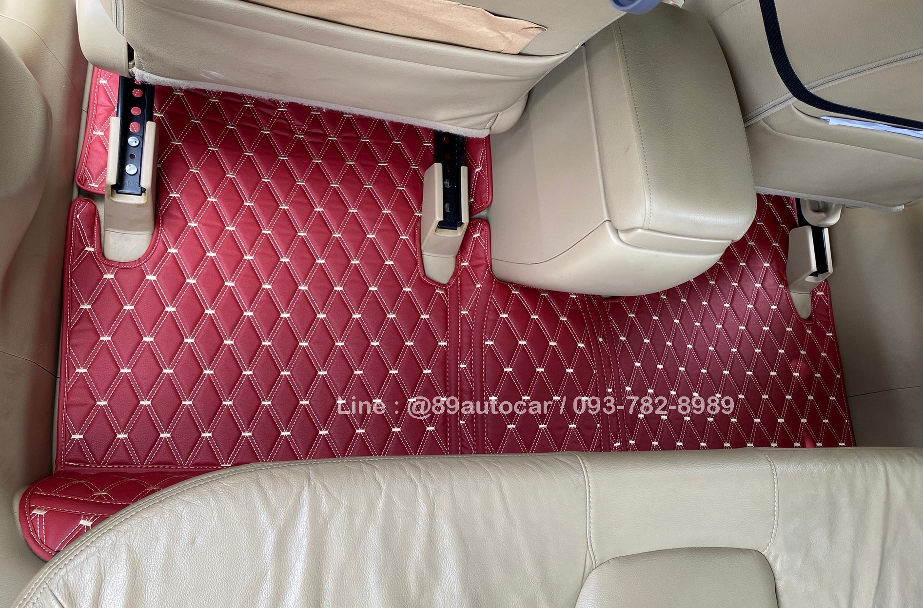 พรมปูพื้นรถยนต์ Honda Civic FB VVIP สีแดงไวน์ด้ายทอง พรมเข้ารูปสวยหรู กันน้ำ กันฝุ่น ทำความสะอาดง่าย โดย 89autocar