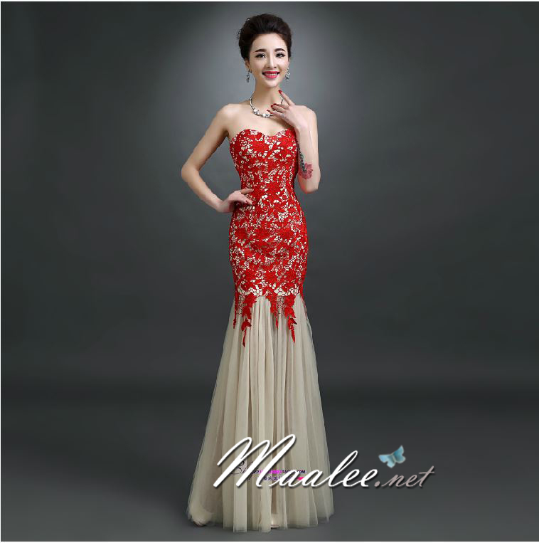 พร้อมเช่า ชุดราตรียาว สีแดง แบบเกาะอก ลายลูกไม้ ทรงหางปลาแต่งผ้าตาข่าย (เชือกผูกหลัง)