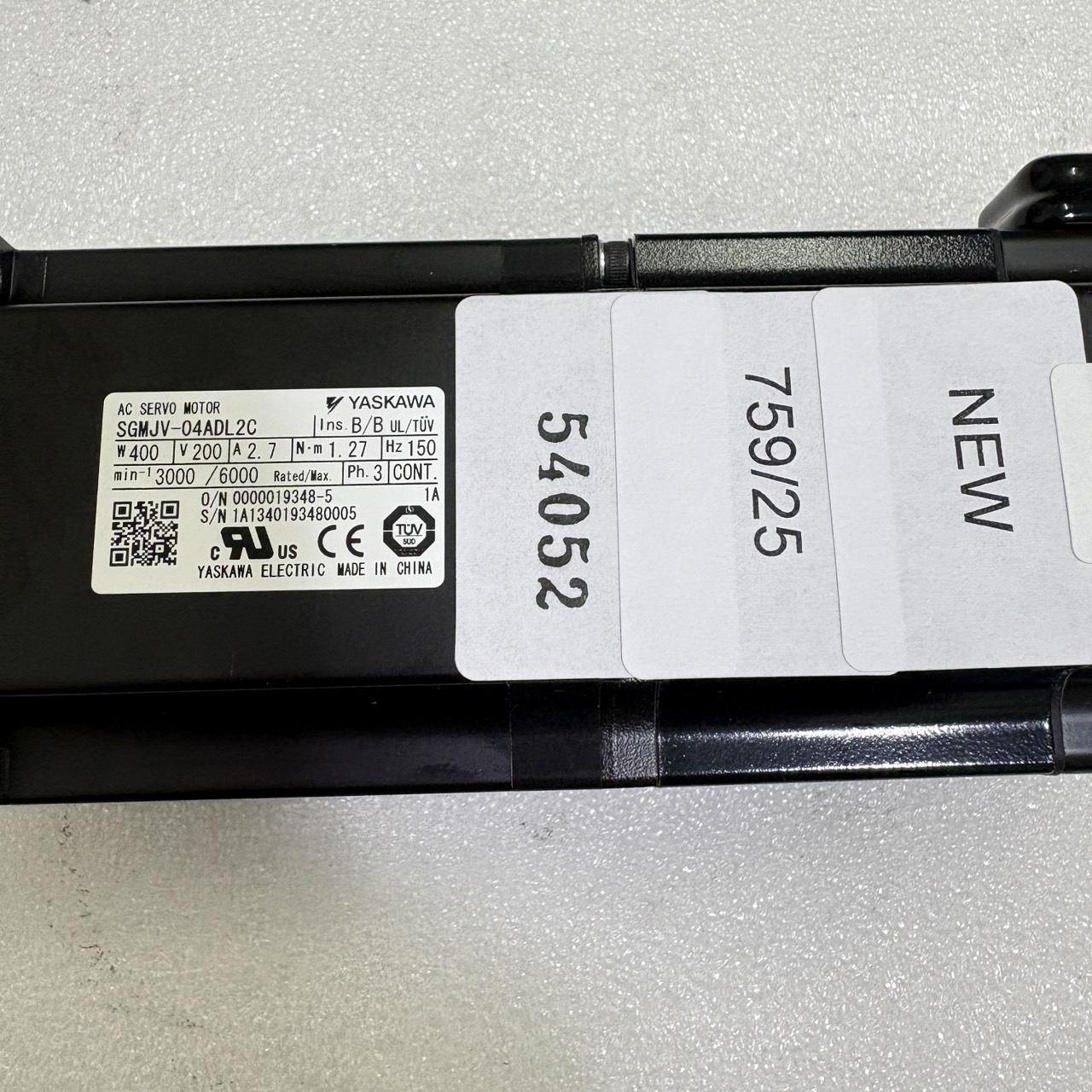 SGMJV-04ADL2C SERVO MOTOR " YASKAWA "