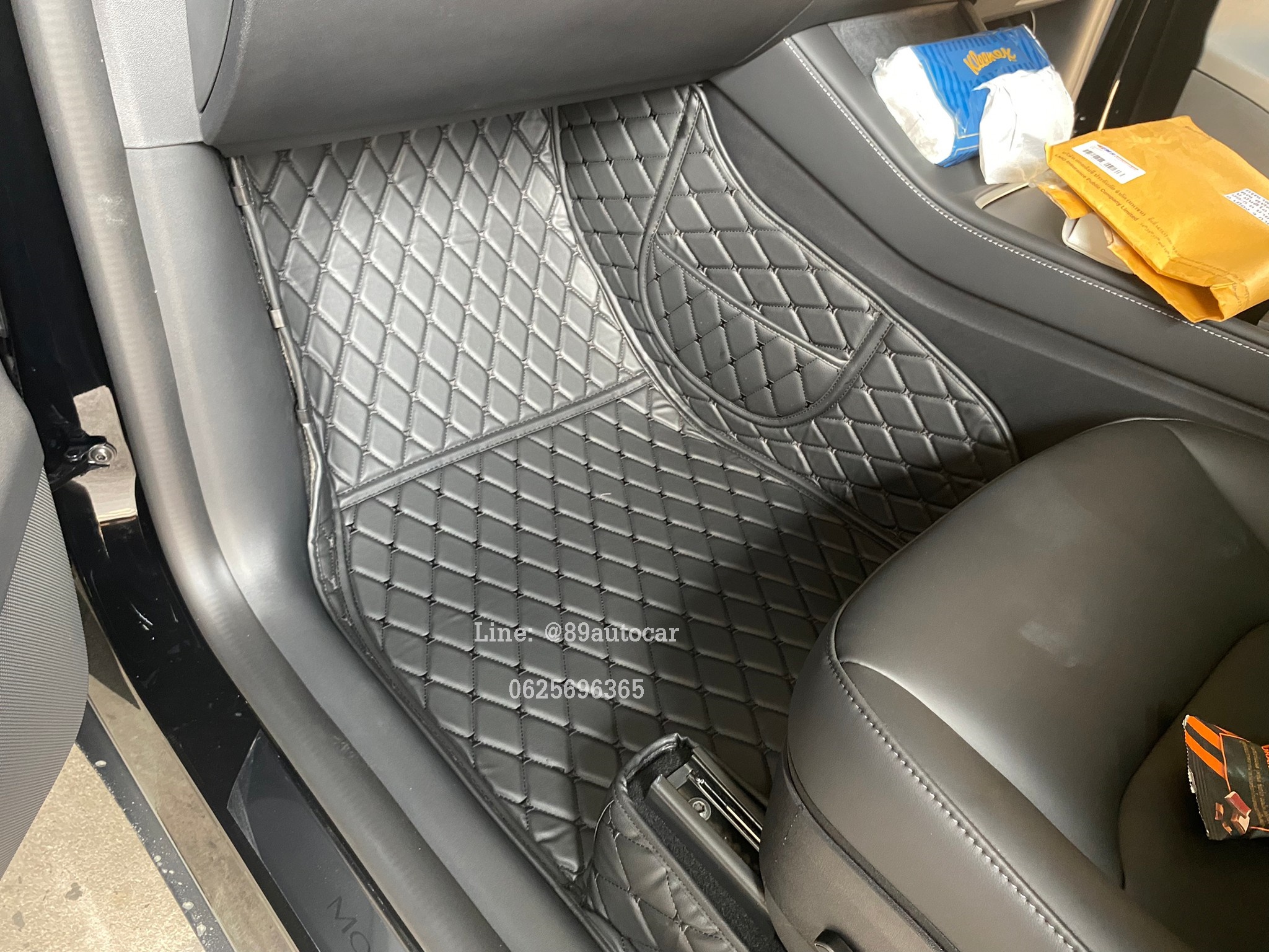 พรมรถยนต์ Tesla Model Y ปูพรม6D สีดำด้ายดำ เต็มคัน