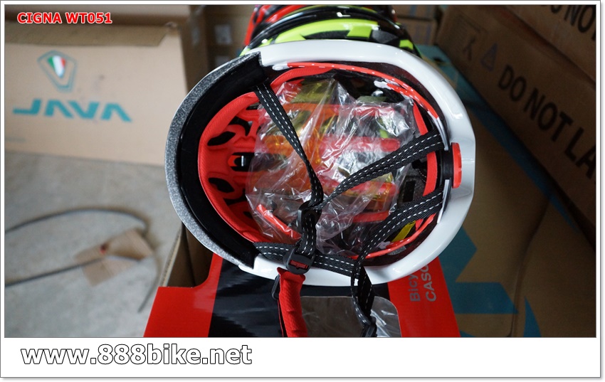 หมวกจักรยานมีแว่น CIGNA รุ่น WT051 งานอบ Inmold (มี1เลนส์) มีสีชมพู