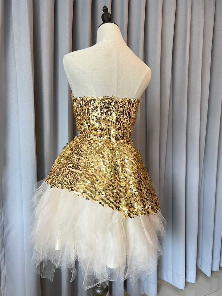 พร้อมเช่า ชุดแฟนซี เช่า 500 ชุดราตรีสั้น เกาะอก สีทอง ผ้าปักเลื่อม กระโปรงสุ่ม Tutu