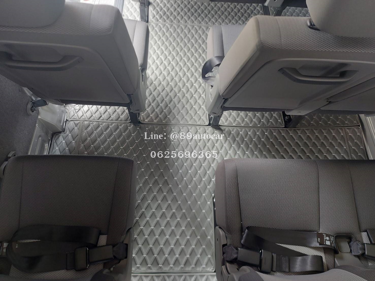 พรมปูพื้นรถตู้ Toyota Commuter 2023 ปูพรมVVIP สีเทาด้ายเทา เต็มคัน